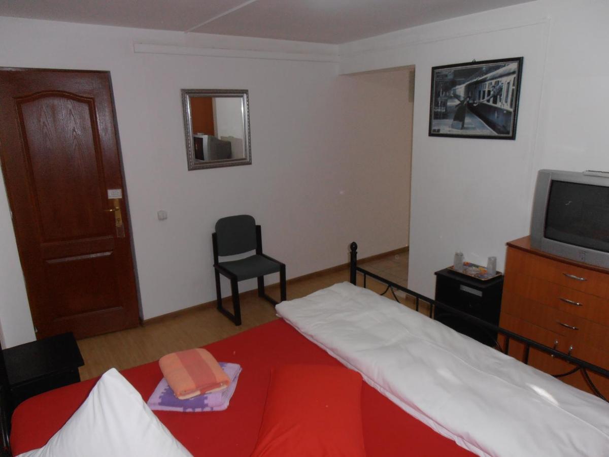 Pensiunea Sans Rival Iasi Quarto foto